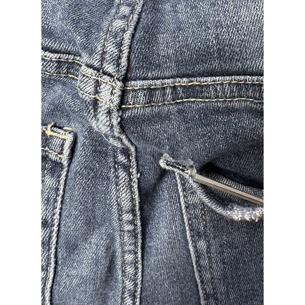 BKE Billie Jeans Womens Size 28x33.5 Slim Fit High-Rise Bootcut Distressed Denim - Picture 9 of 10